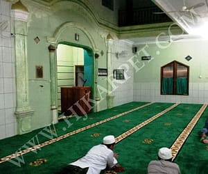 Pemasangan Karpet Sajadah Masjid Jami Al Fatah Banten