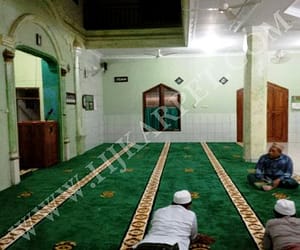 Pemasangan Karpet Sajadah Masjid Jami Al Fatah Banten