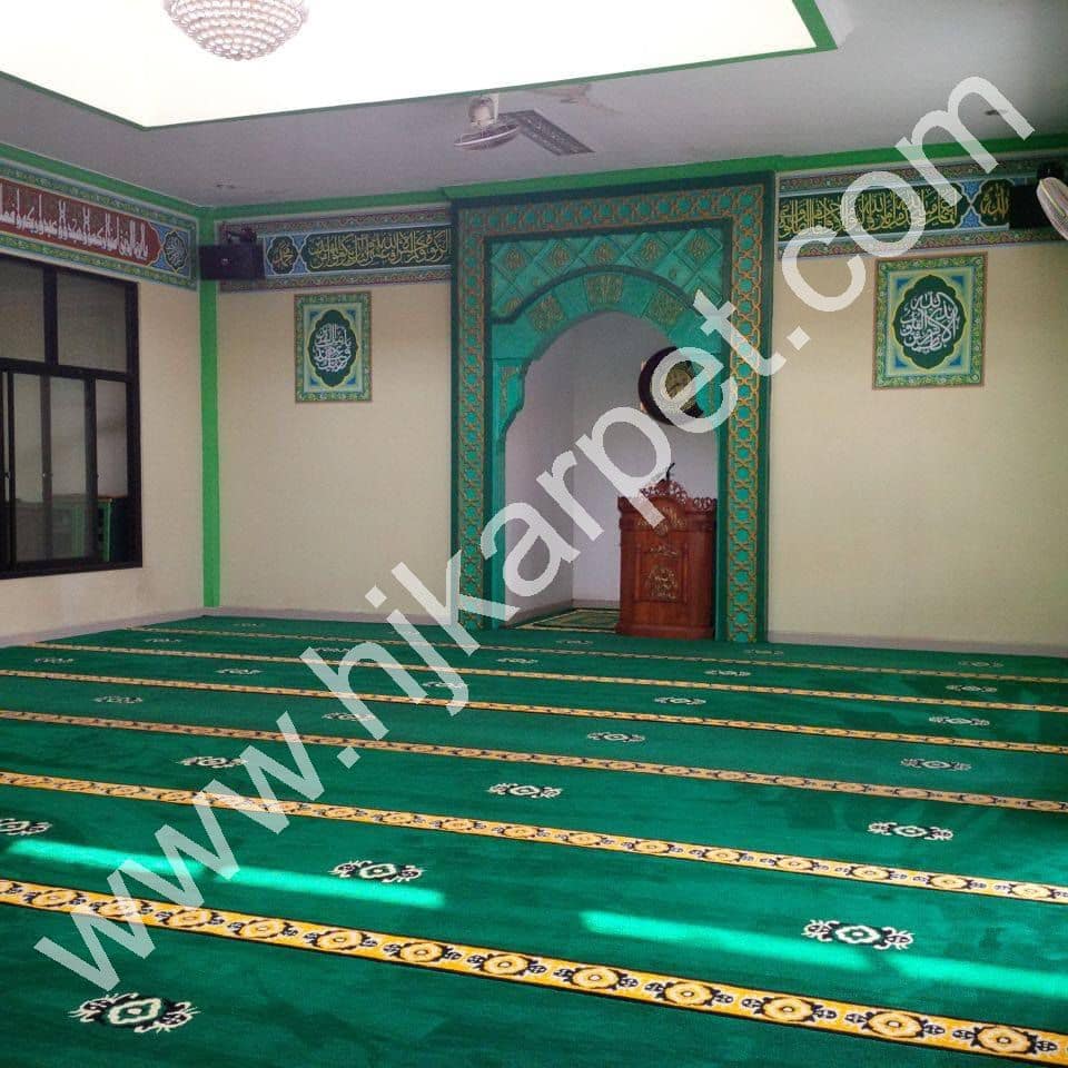Pemasangan Karpet Masjid Aminul Ihsan